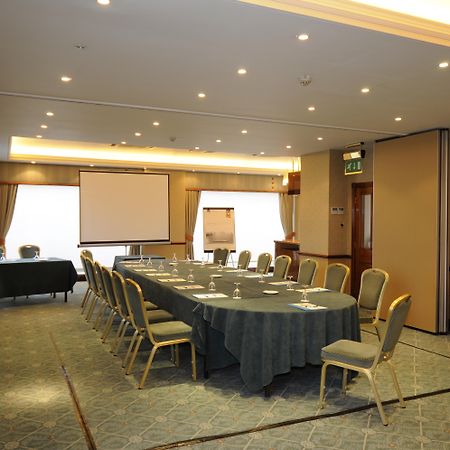 Bromley Court Hotel London Съоръжения снимка