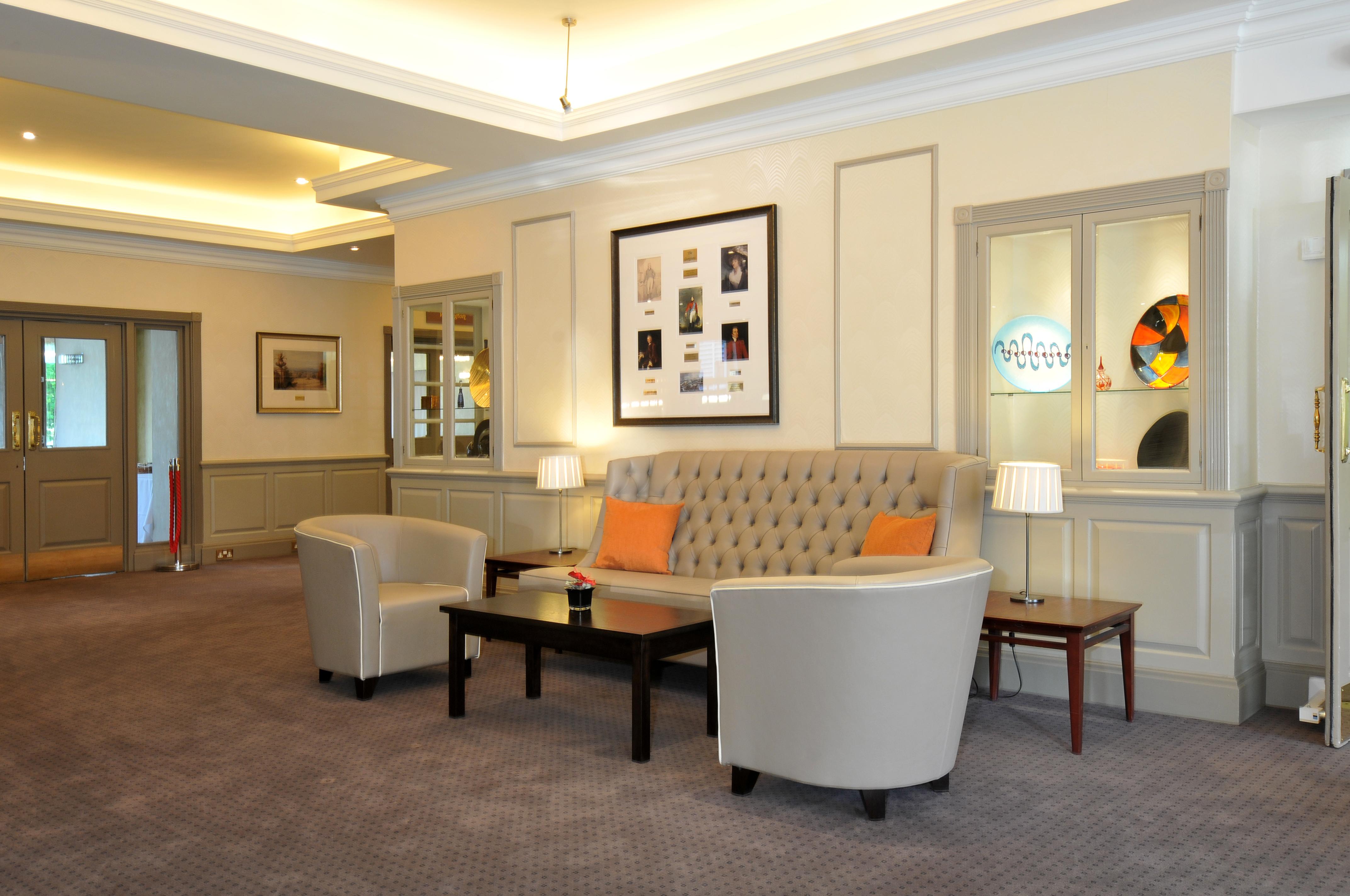 Bromley Court Hotel London Екстериор снимка