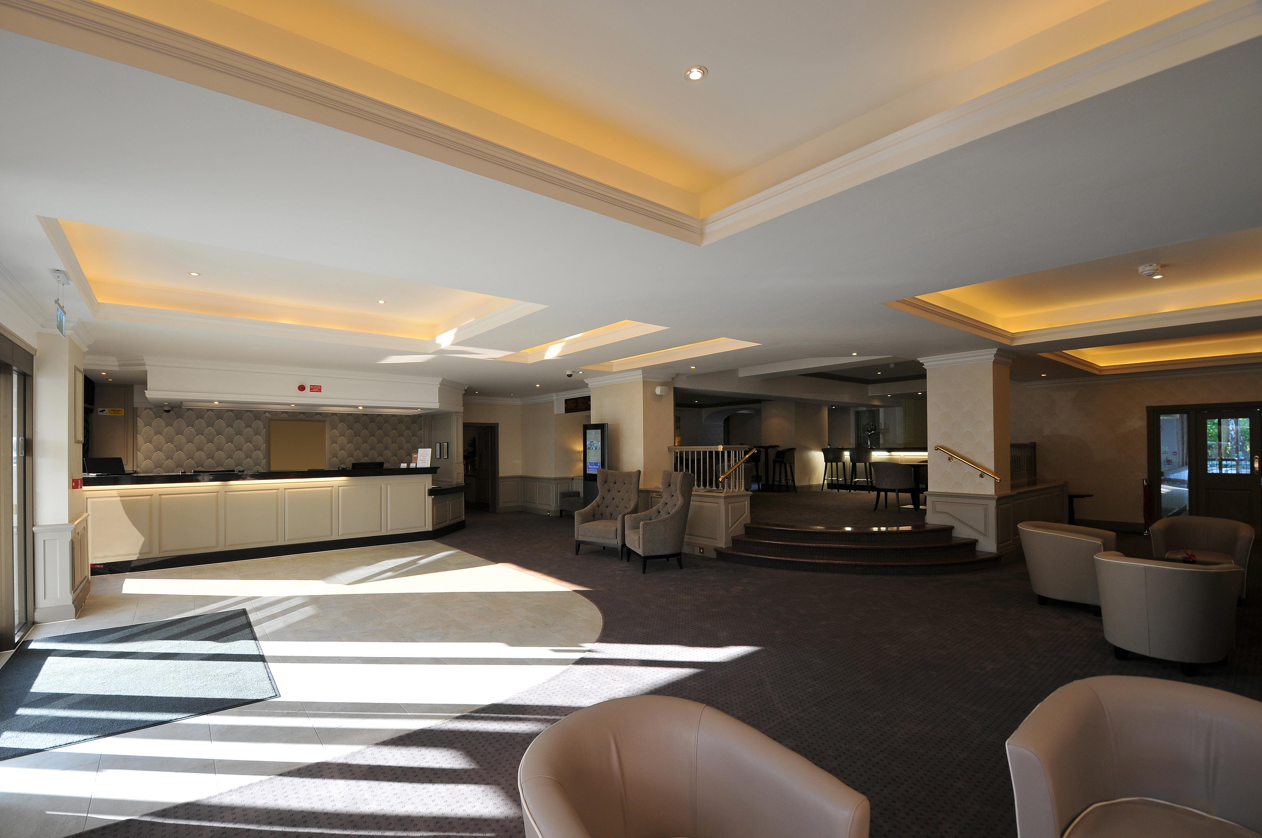 Bromley Court Hotel London Екстериор снимка