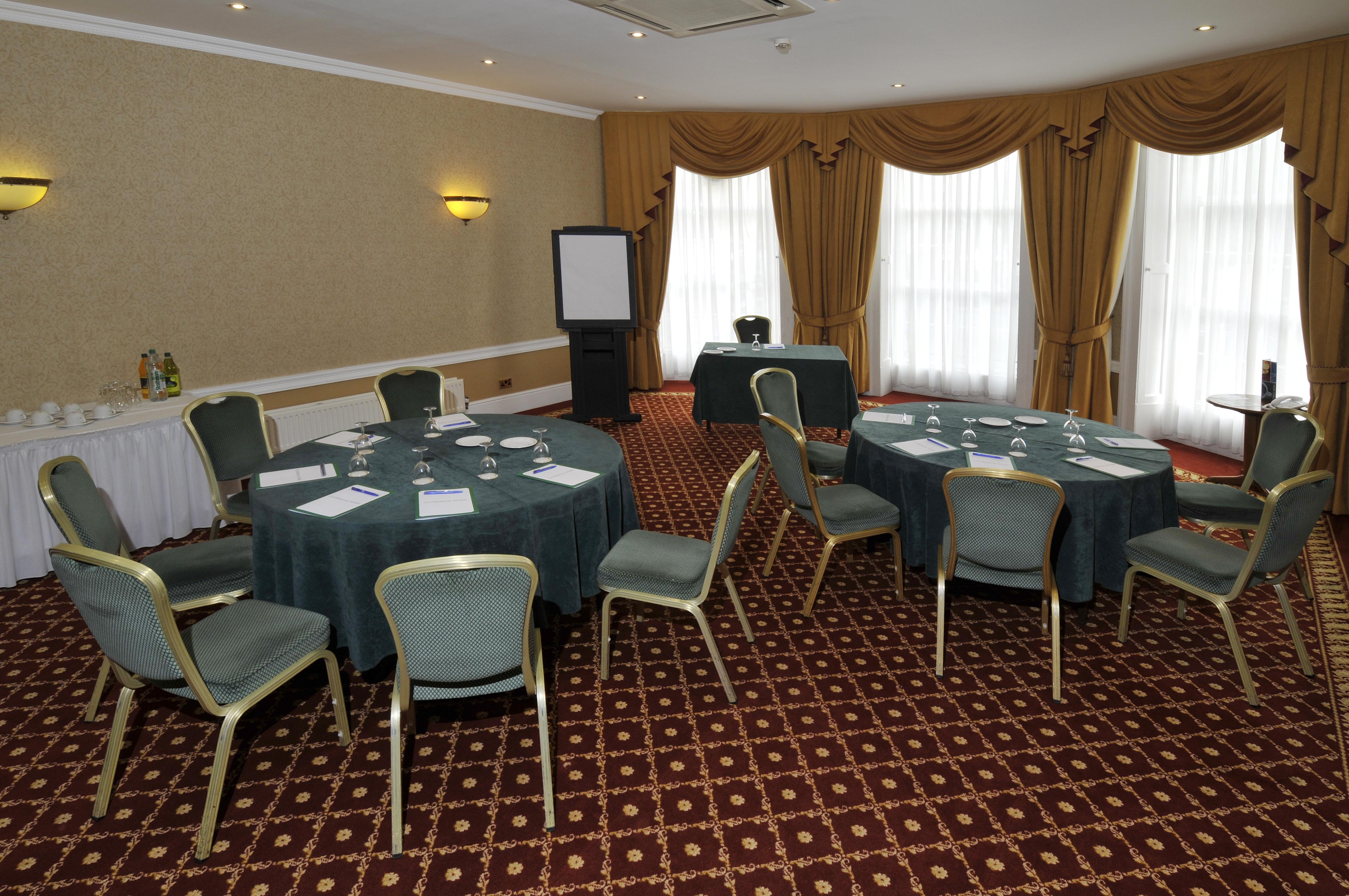 Bromley Court Hotel London Екстериор снимка