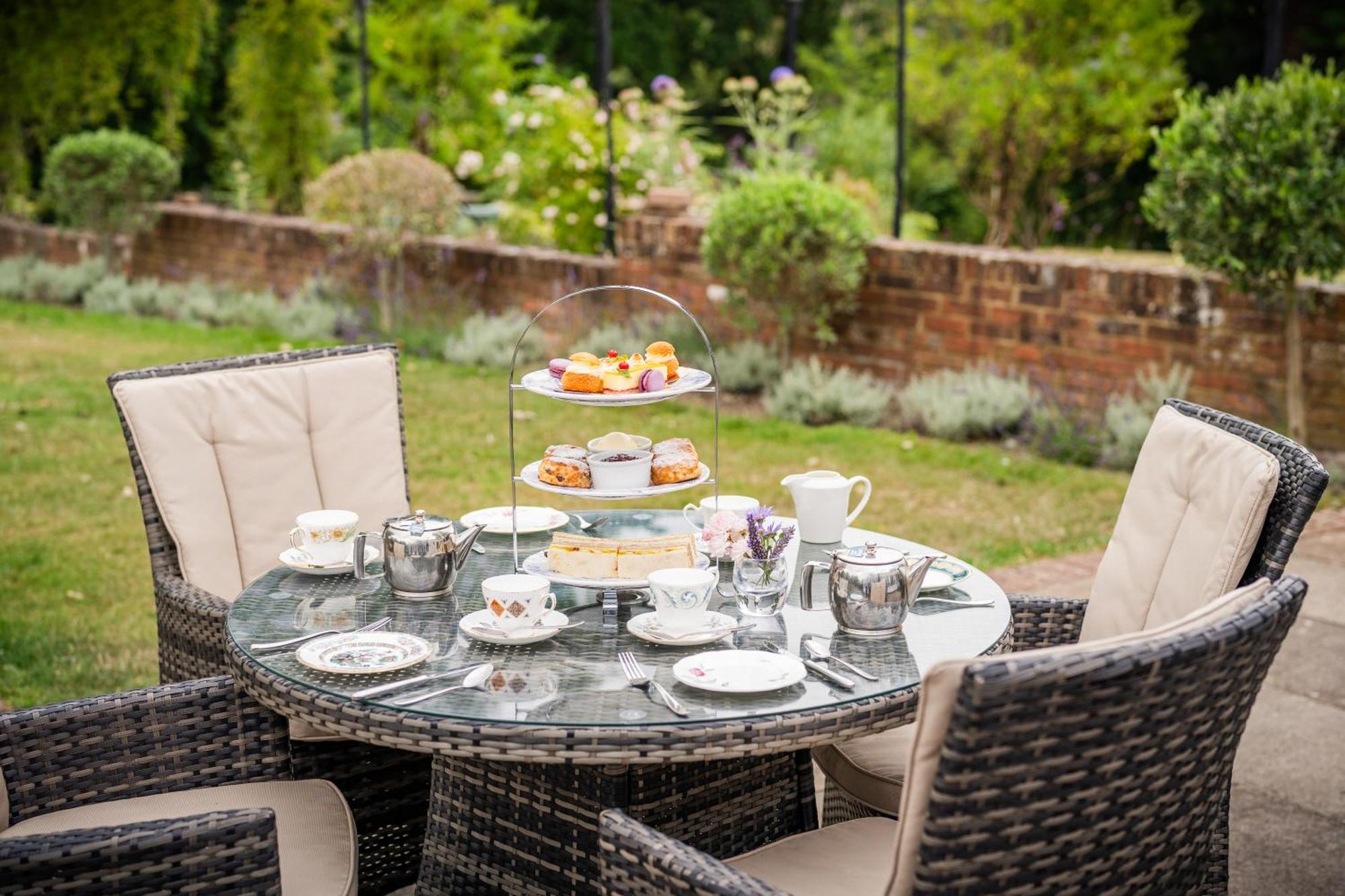 Bromley Court Hotel London Екстериор снимка