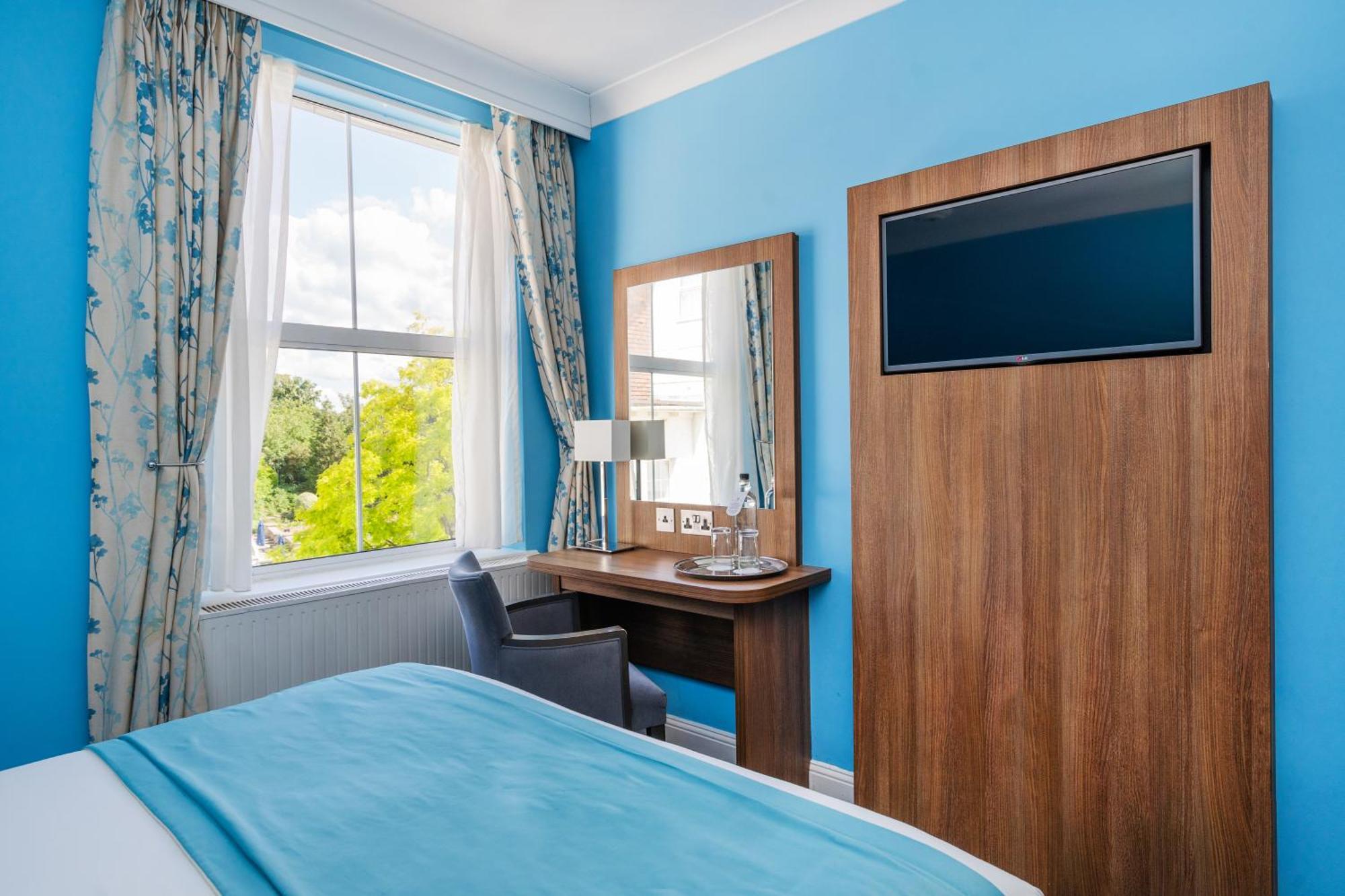 Bromley Court Hotel London Екстериор снимка