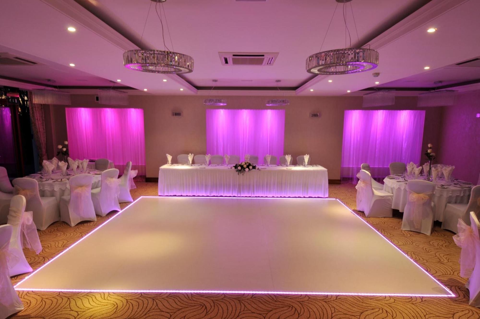 Bromley Court Hotel London Съоръжения снимка