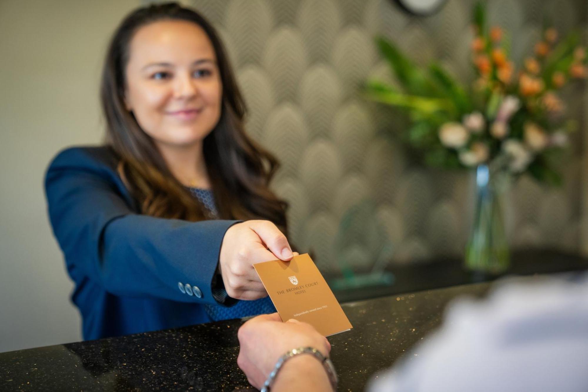 Bromley Court Hotel London Екстериор снимка