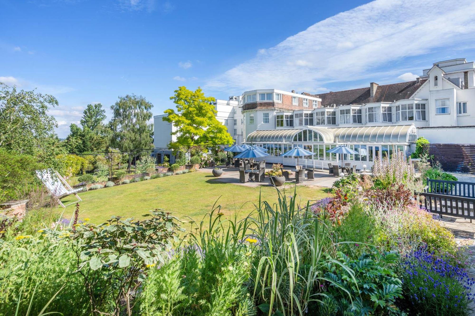 Bromley Court Hotel London Екстериор снимка
